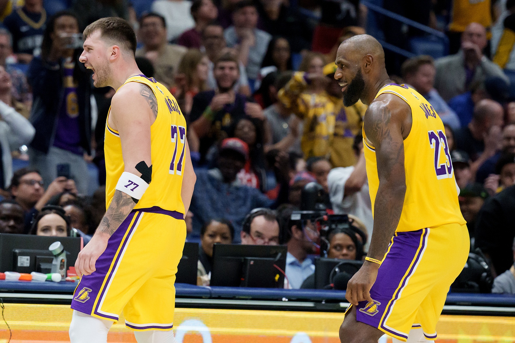 开云体育APP下载-东契奇：我看到了詹姆斯的大风车扣篮 能亲眼见证真是太神奇了