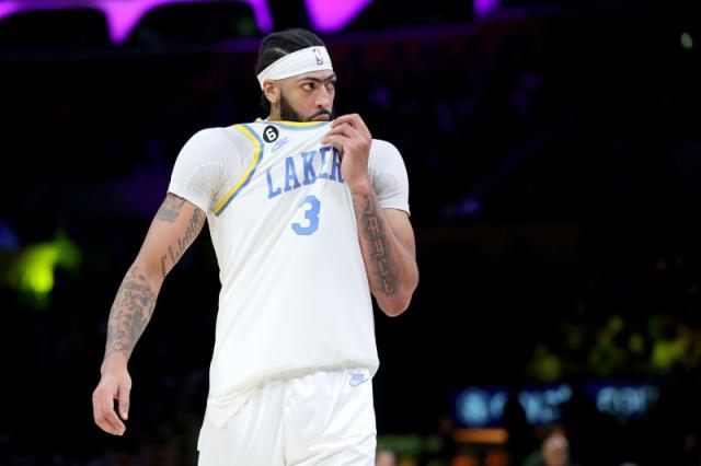 kaiyun-浓眉倒下再给湖人交易踩刹车 尴尬僵局令湖管犯难